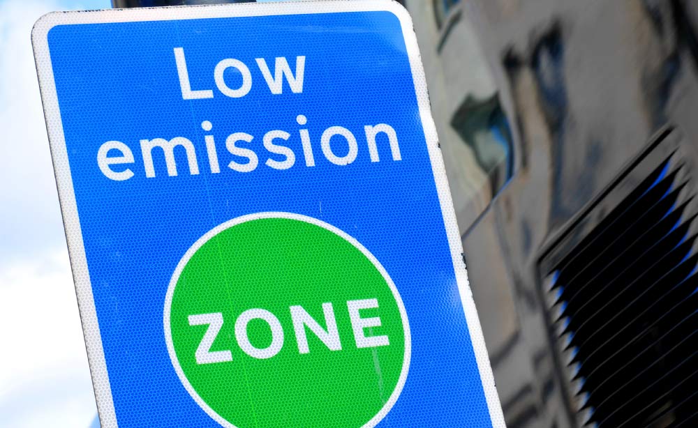 Low Emission Zone Road Sign
